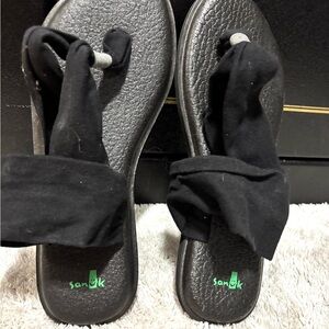 Sanuk Yoga Mat Sling Black Flip Flops Comfort Sandals Shoes Black Slingback